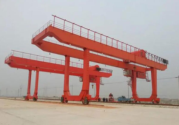 U型門式起重機(jī)